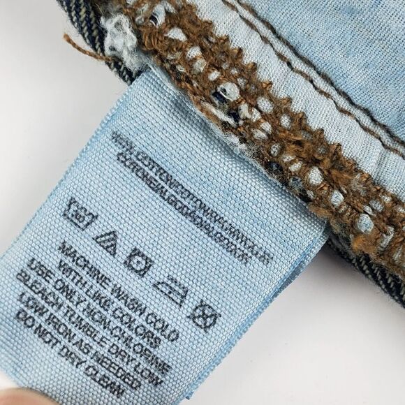 FREE PEOPLE Runaway Cutoff Distressed Denim Button-Fly Shorts Size 29 - Picture 6 of 6